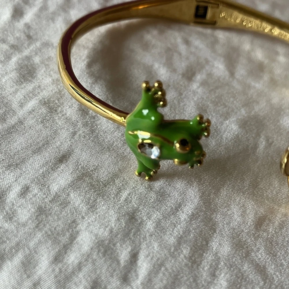 Kate Spade:Multi-Stone Frog& Flower HingedCuff Bracelet- Gold Tone-Missing stone - Picture 8 of 16